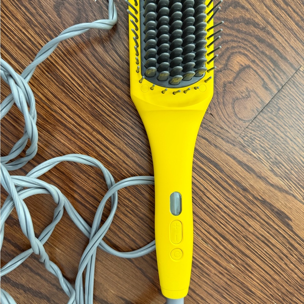 Drybar The brush crush Hair Straightening Brush